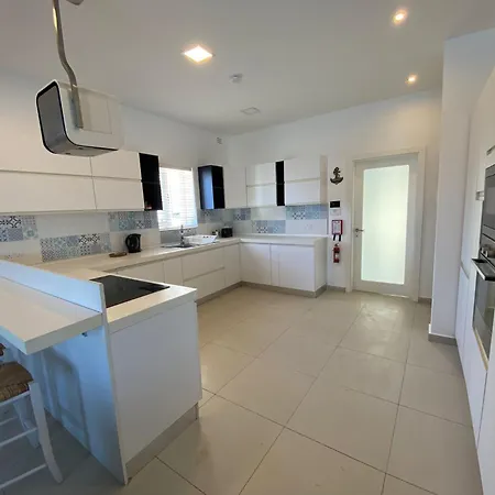 Duplex Penthouse Apartment *