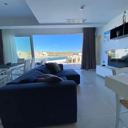 Duplex Penthouse Apartment *